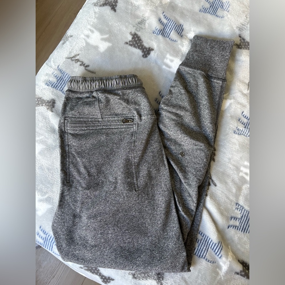 Lululemon sweats